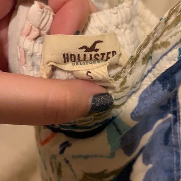 Size Small Hollister Tank Top - Picture 3 of 4